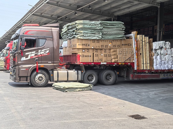 低价值、重量较大的商品适合走专线