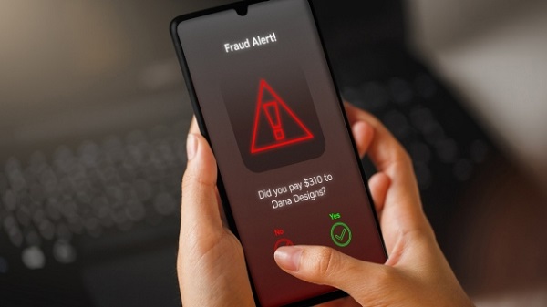 有效的欺诈检测依赖于技术工具与人工审核的结合