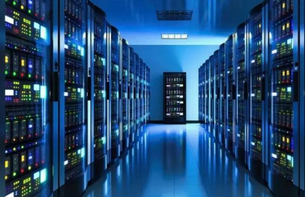 选择靠近目标市场的数据中心能显著降低网络延迟